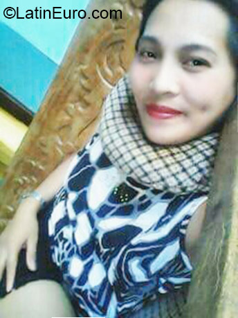 Date this voluptuous Philippines girl Eden from Mauswagon Cabanglasan PH930