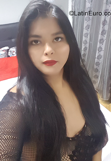 Date this athletic Spain girl Camila from Madrid ES349
