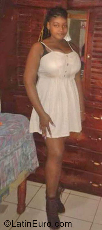Date this fun Jamaica girl Sexy from Montego Bay JM2366