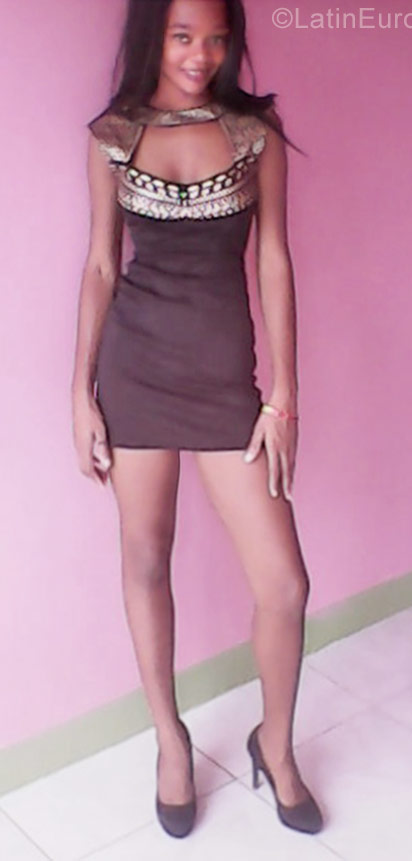 Date this voluptuous Jamaica girl Fionia from Kingston JM2646
