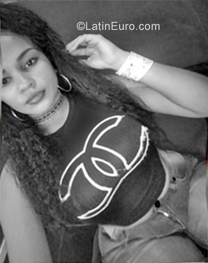 Date this young Dominican Republic girl Paola from Santo Domingo DO26855