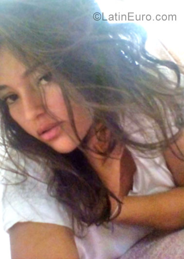 Date this hot Colombia girl Paola from Bucaramanga CO20530