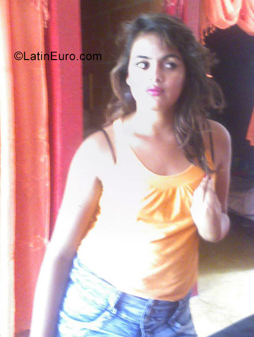 Date this charming Colombia girl Yessica from Ibague CO19769