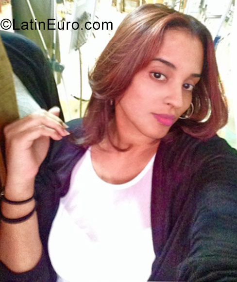 Date this lovely Dominican Republic girl Jazmn from Santo Domingo DO26883