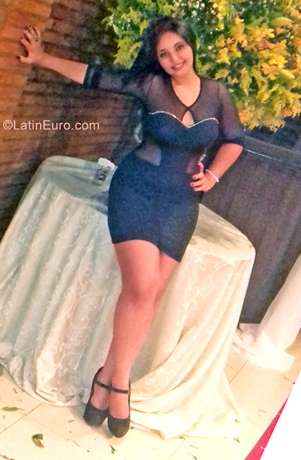 Date this gorgeous Brazil girl Pricila from Ipatinga BR9836