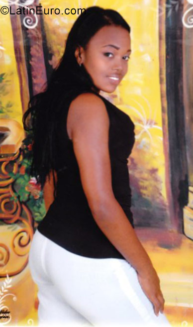 Date this charming Dominican Republic girl Heidy from San Pedro De Macoris DO26967
