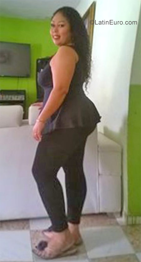 Date this gorgeous Colombia girl Adriana from Tulua CO19865