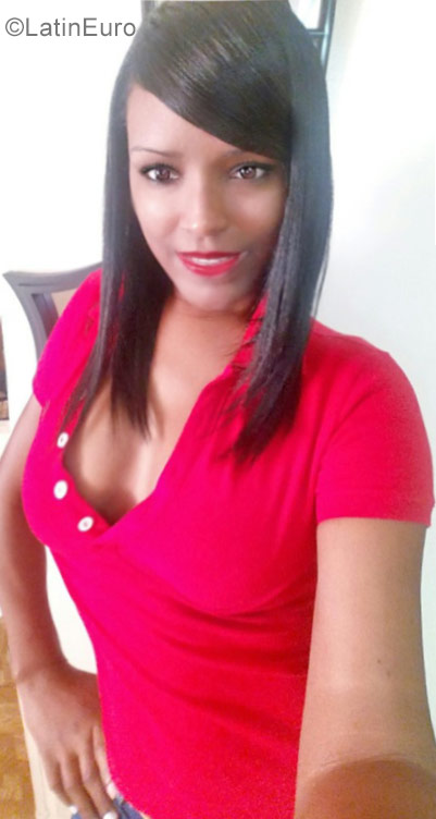 Date this gorgeous Dominican Republic girl Alba from Puerto Plata DO27004