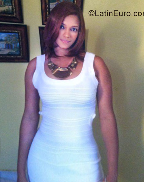 Date this voluptuous Dominican Republic girl Ceely from Santo Domingo DO27049