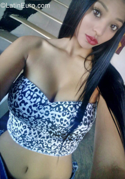 Date this sultry Colombia girl Tatiana from Medellin CO19940