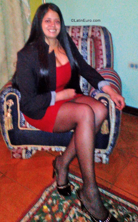 Date this cute Colombia girl Dahyian from Bogota CO19978