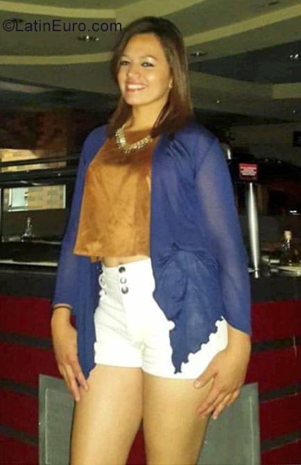 Date this good-looking Honduras girl Malena from San Pedro Sula HN2306
