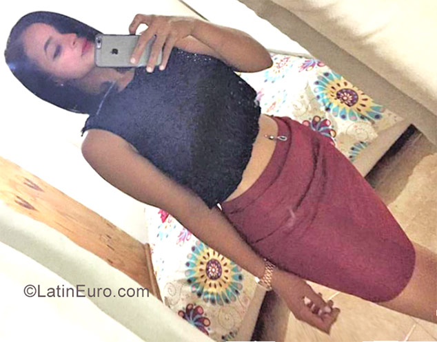 Date this beautiful Dominican Republic girl Mash from Bavaro DO27246