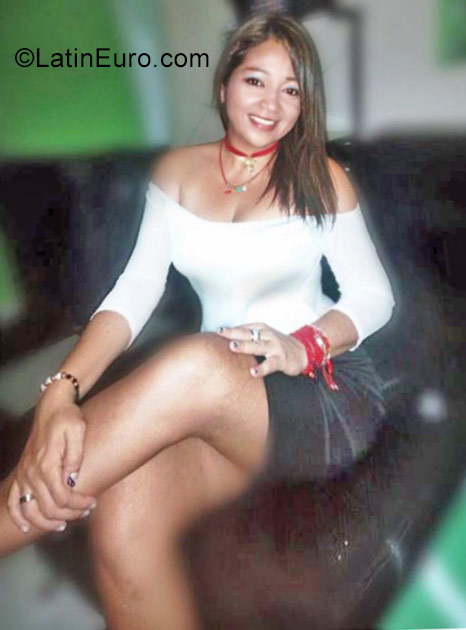 Date this nice looking Colombia girl Darling from Barranquilla CO20089