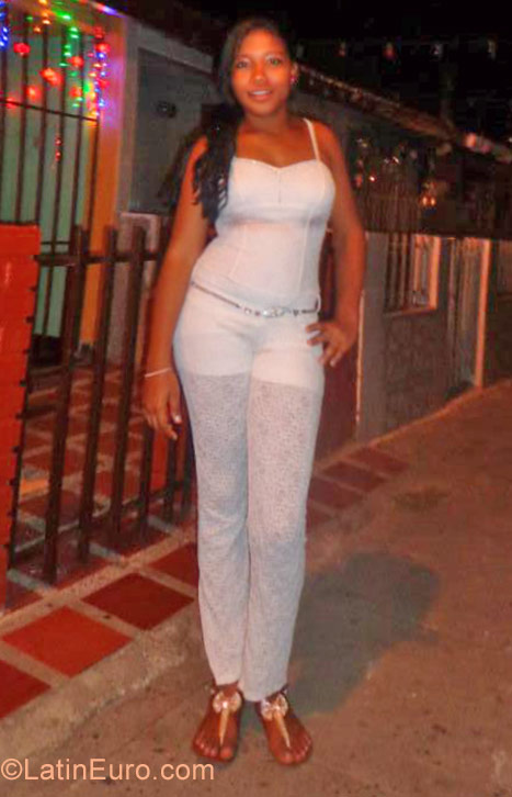 Date this charming Colombia girl Cristina from Jamundi CO20104