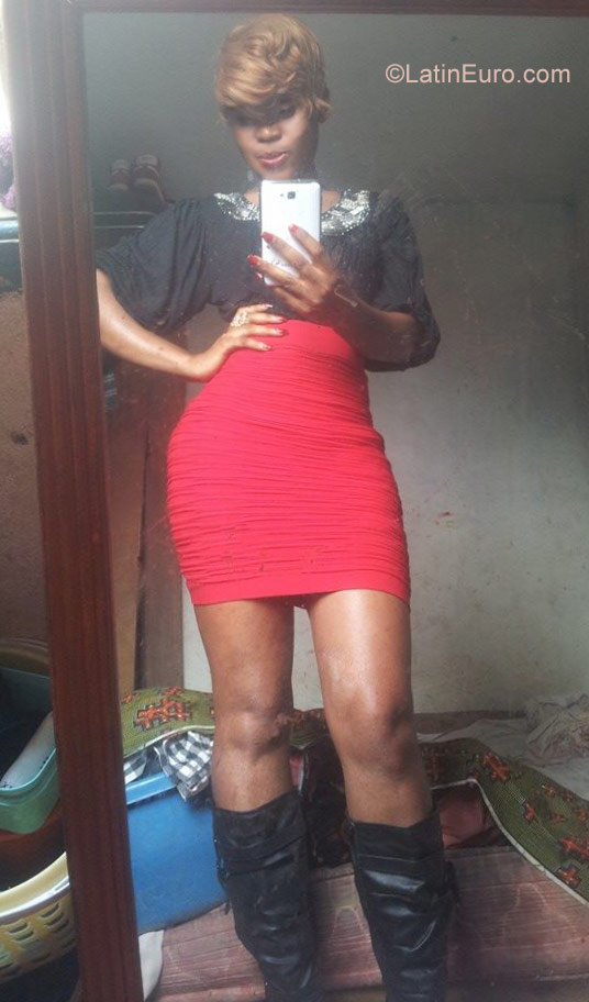 Date this attractive Ivory Coast girl Cristaz from Abidjan IC79