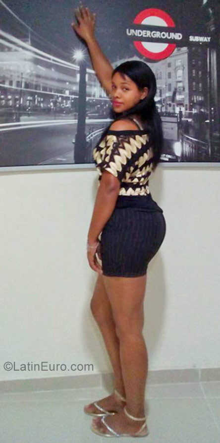 Date this hard body Dominican Republic girl Francisca from Santo Domingo DO27299