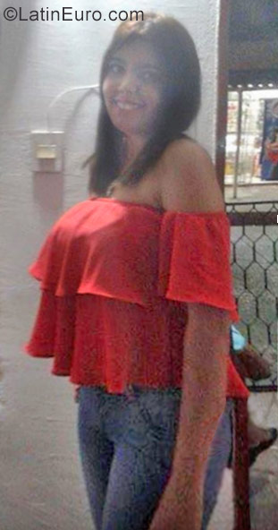 Date this good-looking Colombia girl Yuli from Barranquilla CO20241