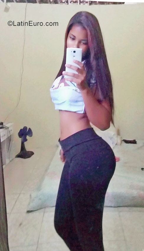 Date this funny Brazil girl Lorena from Aracaju BR9897