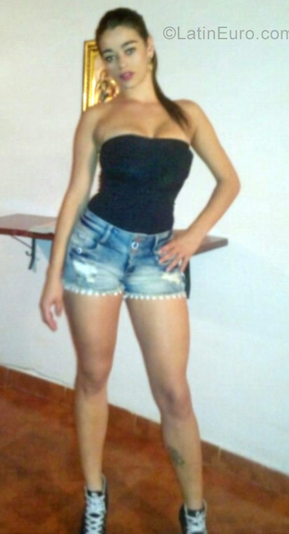 Date this gorgeous Colombia girl Paula from Medellin CO20283