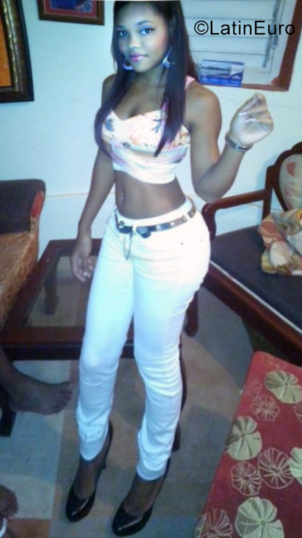 Date this funny Dominican Republic girl Yancy from Santo Domingo DO27566