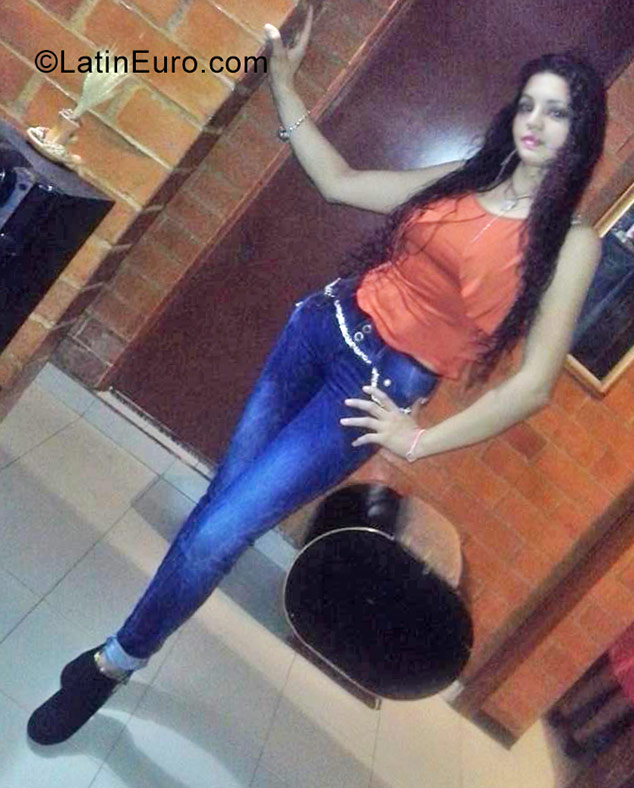 Date this happy Colombia girl Karol from Bogota CO20425