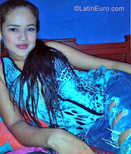 Date this exotic Colombia girl Paola from Barranquilla CO20427
