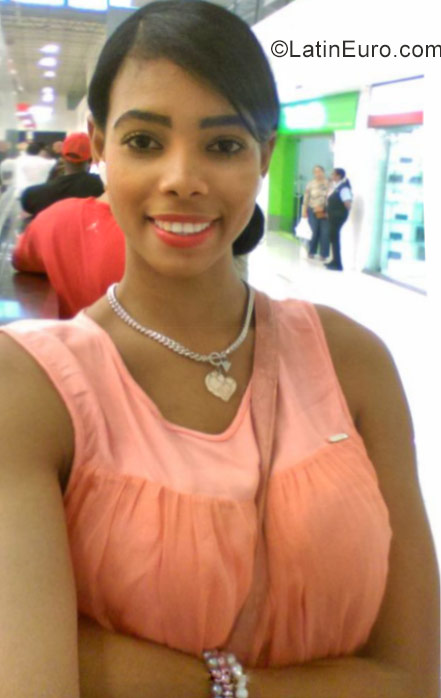 Date this cute Dominican Republic girl Shantyel from Satiago DO27602