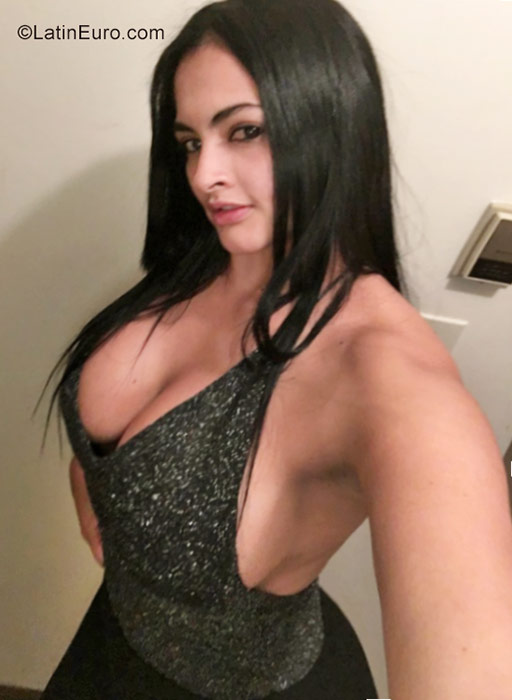 Date this hot United States girl Marcela from Bridgeport CO20489
