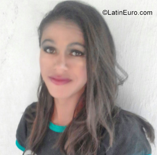 Date this happy Brazil girl Ana Lucia from Campina Grande BR9928