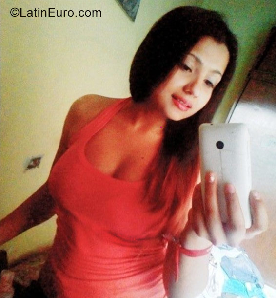 Date this hard body Colombia girl Luisa from Pereira CO20668