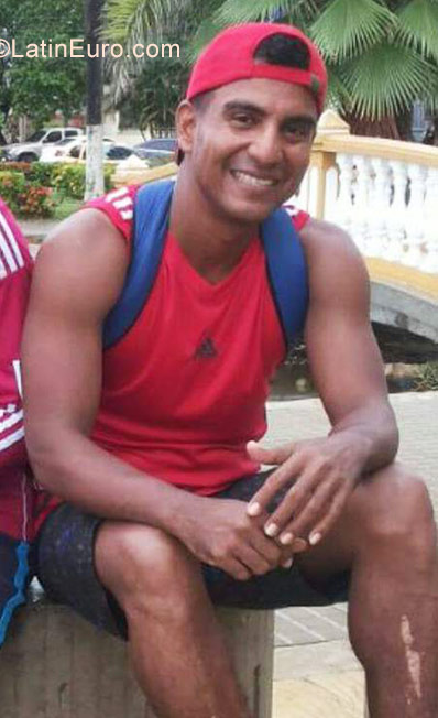 Date this exotic Colombia man Manuel from Cartagena CO20738