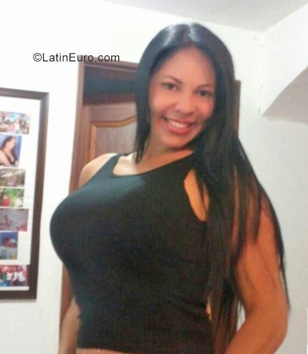 Date this georgeous Colombia girl Lina from Medellin CO20742