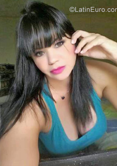 Date this fun Brazil girl Andreia from Goiania BR9947