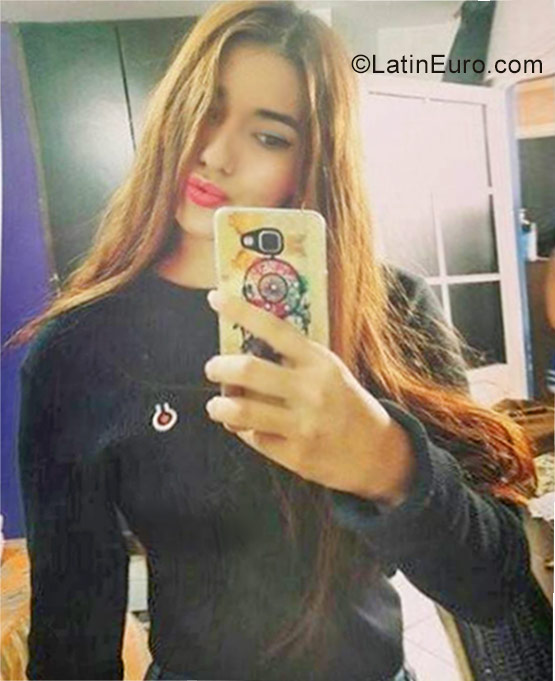 Date this gorgeous Colombia girl Laura from Bucaramanga CO20867