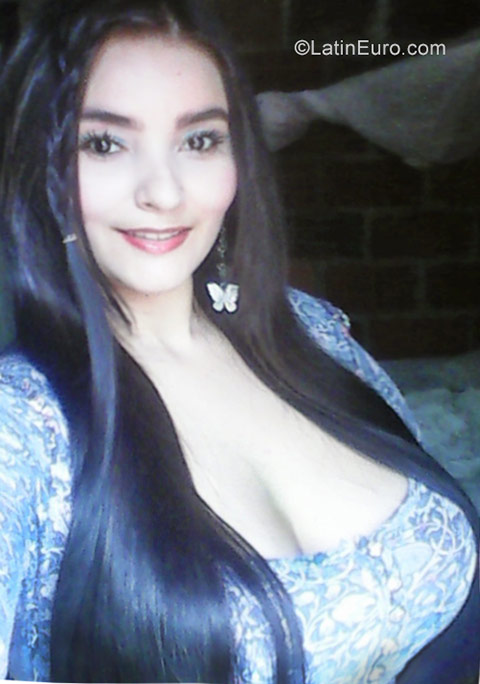 Date this young Colombia girl Caroly from Cucuta CO20877