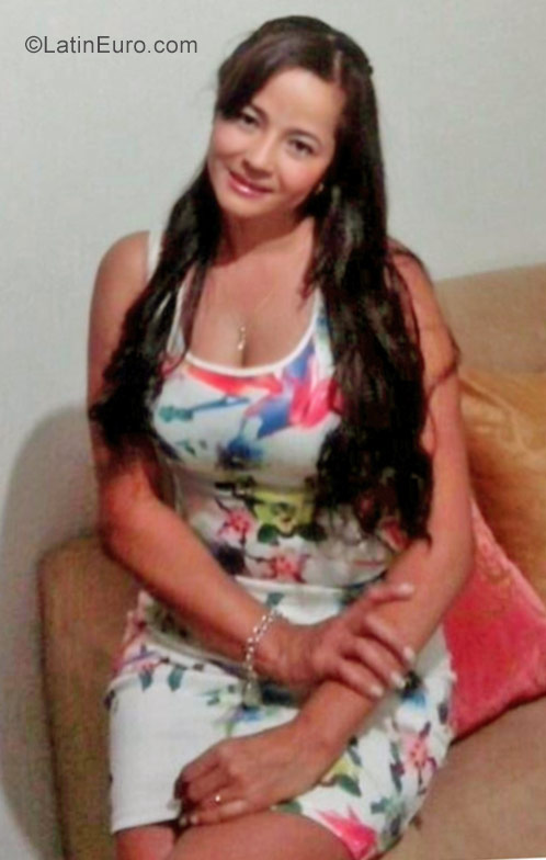 Date this beautiful Colombia girl Melissa from Envigado CO20949