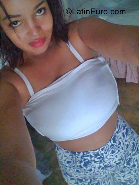 Date this lovely Dominican Republic girl Josmery from Santo domingo DO28132
