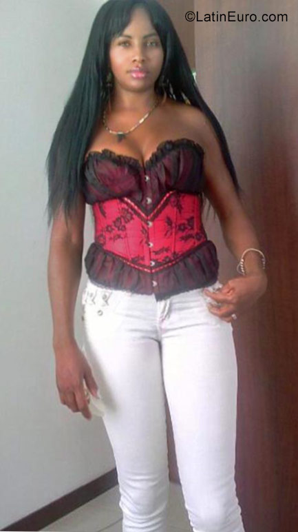 Date this good-looking Colombia girl Janelli from Palmira CO20988