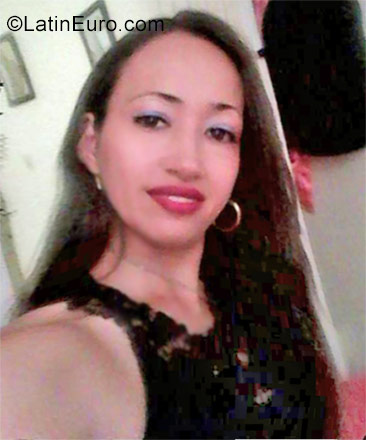Date this tall Colombia girl Yuri from Cali CO20994
