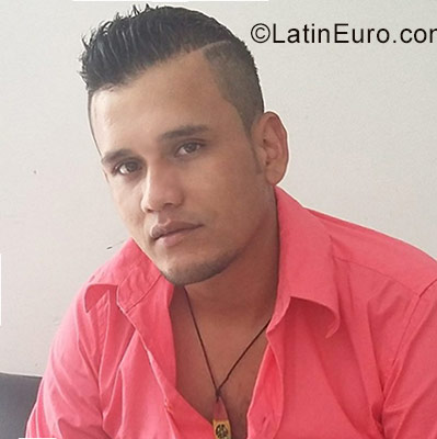 Date this tall Colombia man Eric from Tulua CO21061