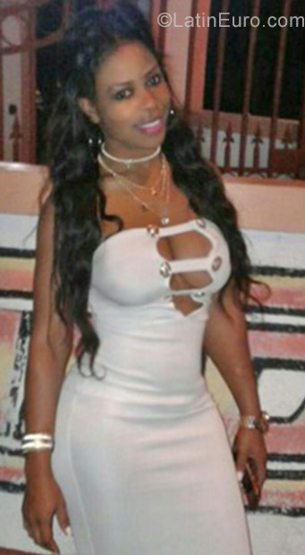 Date this voluptuous Jamaica girl Shanie from Montego Bay JM2424