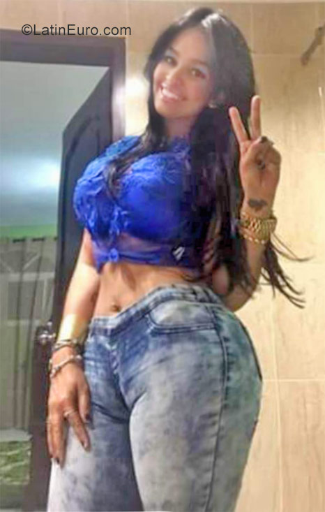 Date this sensual Dominican Republic girl Anyelinia from Santiago DO28225