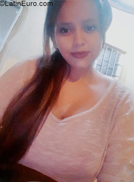 Date this exotic Colombia girl Yulie from Bucaramanga CO21134