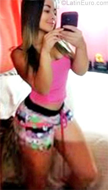 Date this pretty Colombia girl Alejandra from Bogota CO21151