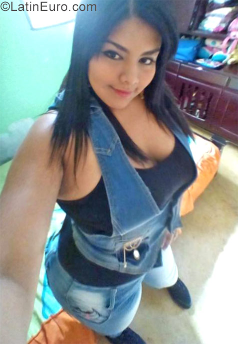 Date this georgeous Colombia girl Ana meliza from Medellin CO21162