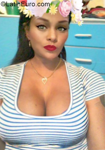 Date this attractive Dominican Republic girl Carla from Santo Domingo DO28501