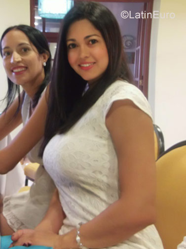 Date this stunning Colombia girl Claudia from Barranquilla CO21303
