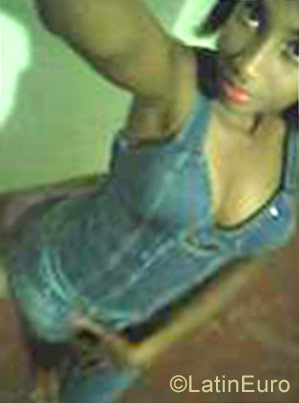 Date this lovely Dominican Republic girl Diana from Santo Domingo DO28522