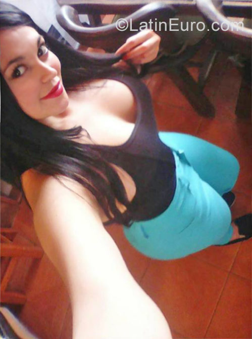 Date this hot Colombia girl Jeny from Bogota CO21319